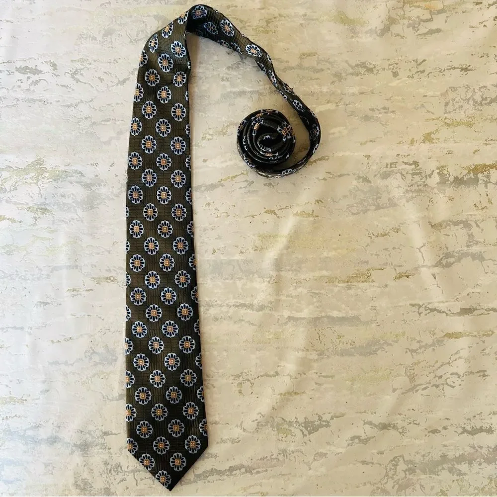 Jos A Bank Signature Gold 100% silk handmade USA tie